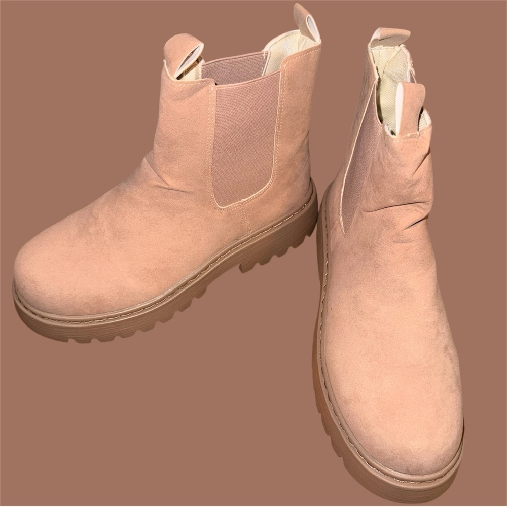 Women’s 9 Shein Brown Tan Suede-Style Chelsea Boots Chunky Sole Round Toe